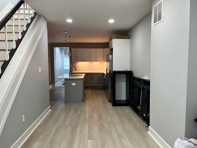 Photo - 260 S Highland Ave