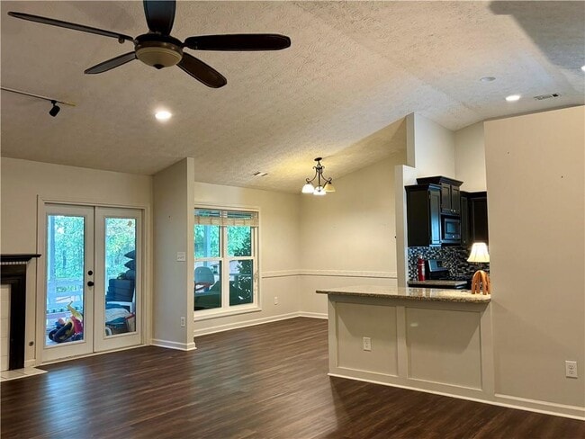 523 Bluff Ct