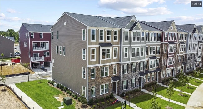 Building Photo - 9218 Magellan Pkwy Rental