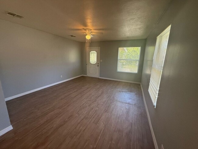 Photo - $300 OFF FIRST MONTHS RENT MOVE-IN SPECIAL!!