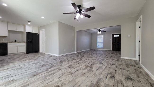 Photo - 3819 Heatherbrook Dr