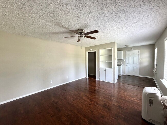 Photo - 6365 Hollis Ave