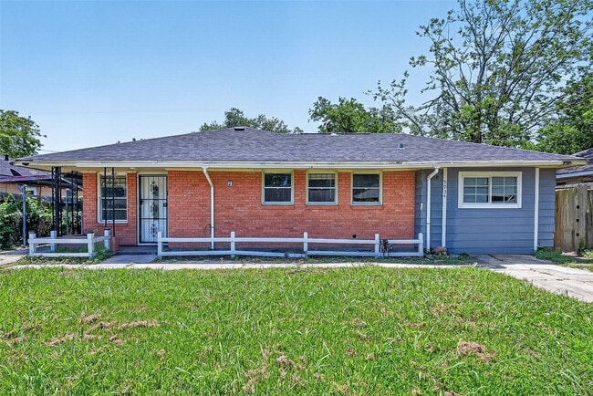 Building Photo - 5934 Belmark St