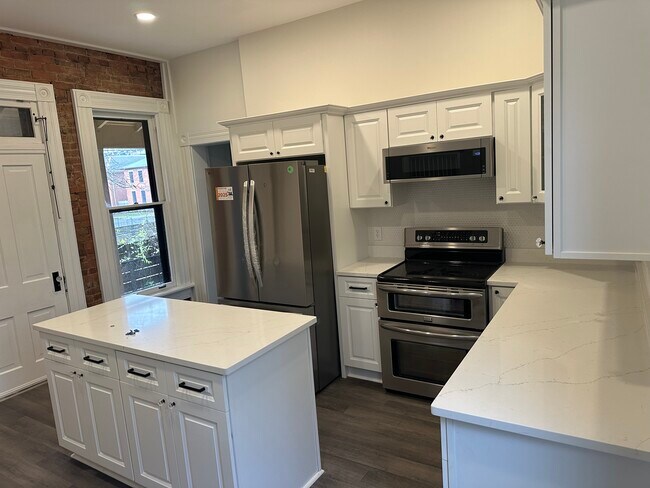 Photo - 81 Warren St