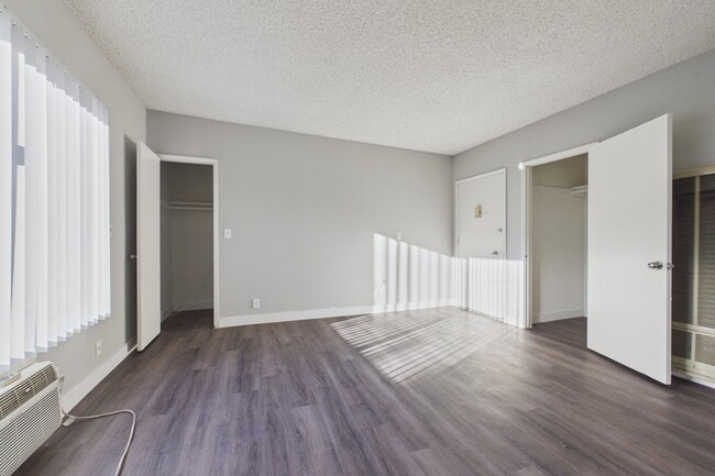 Cedar Court Apartments