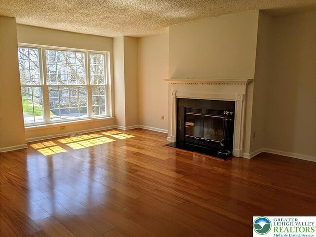 Photo - 1825 Falcon Dr