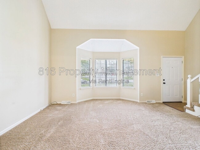 168 SW Robin Rd