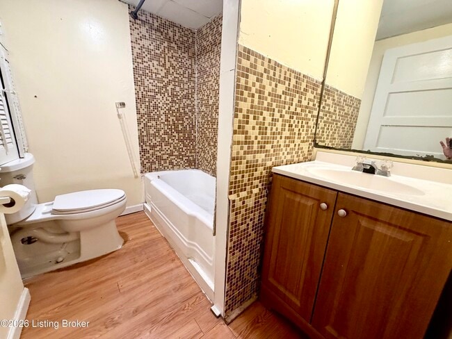 Photo - 500 Belgravia Ct Unit 4