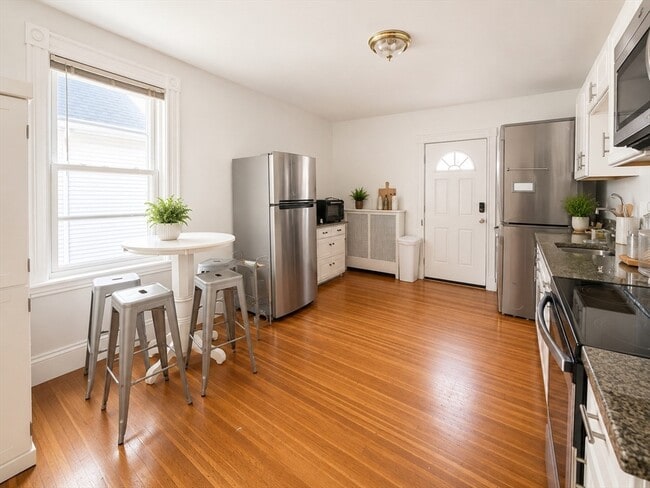Photo - 60 Bayswater St Unit 2