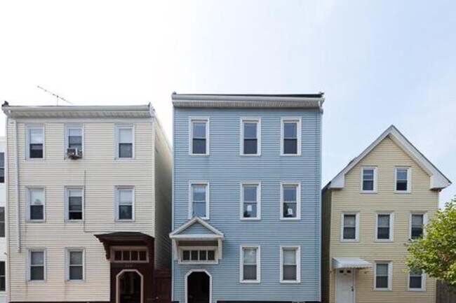 Photo - 367 Maverick St Unit 2