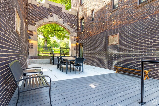 Treehouse Apartments
