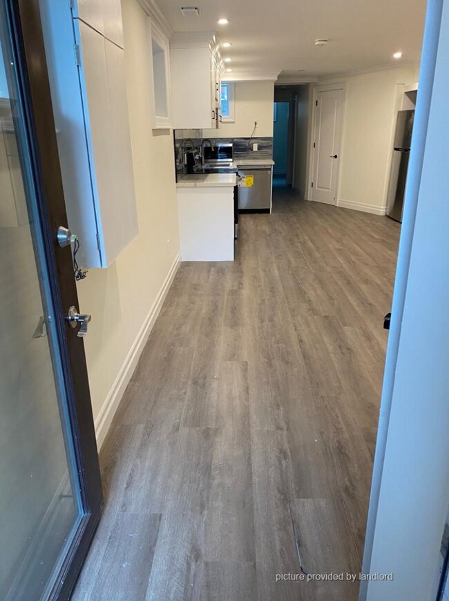 Photo - Brand New Basement in Little Italy Unité 1