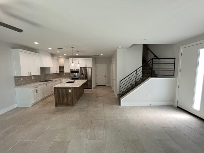 Photo - 138 E Lexington Ave