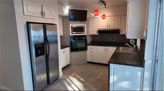 Photo - 600 NW 38th Ct