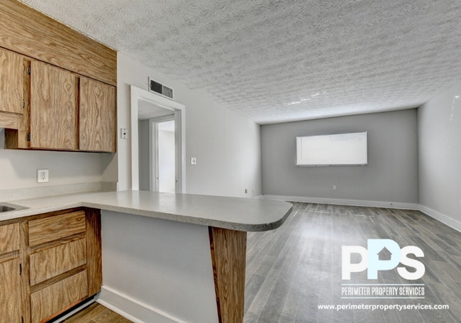 Photo - 1040 Sandtown Rd SW