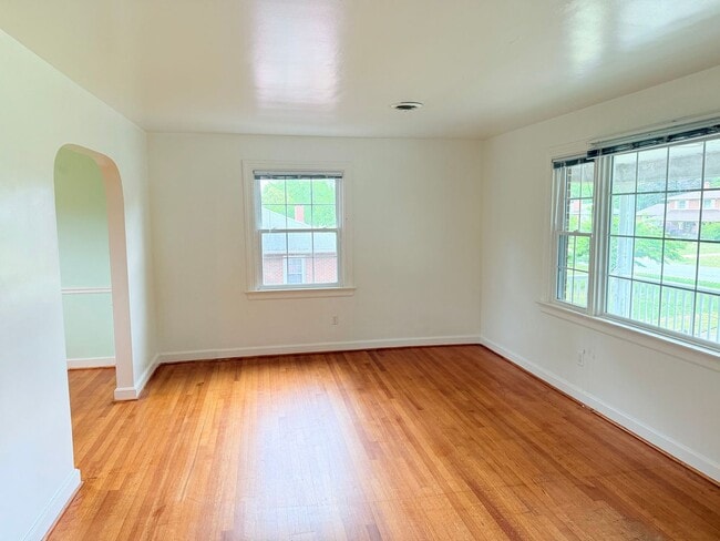 Photo - 7381 Barnette Ave