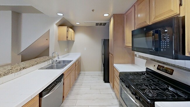 Photo - Woodland Hills Townhome S. of Ventura Blvd.