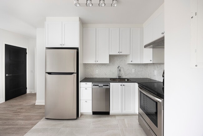 Photo - 2701 Eglinton Ave W