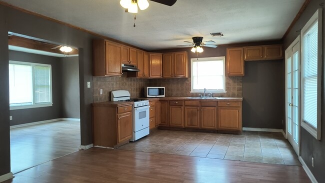 Photo - 1113 W 33rd Ave