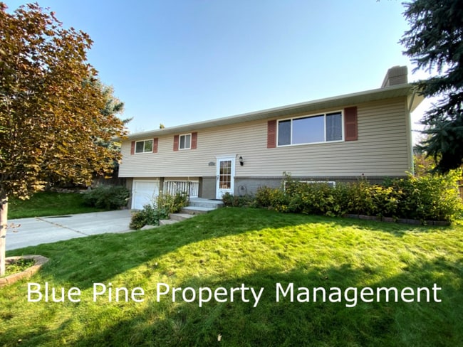 Photo - 896 Lucille Ave