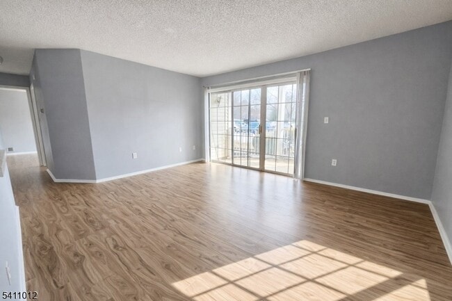 Photo - 215 Rachel Ct