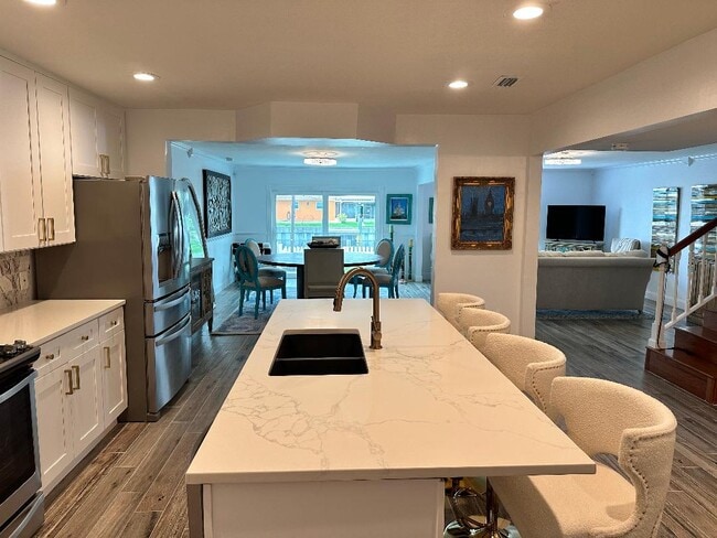 Photo - 8733 Bay Pointe Dr