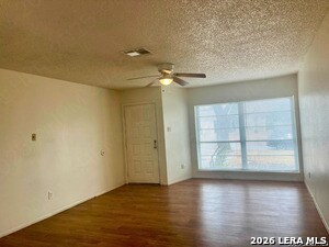 Photo - 4942 Grey Hawk St