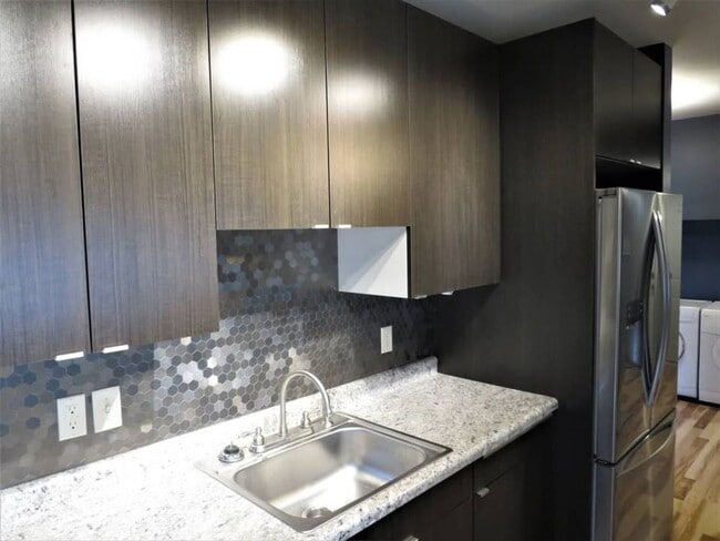 Photo - 7 E Elm St Unit 3