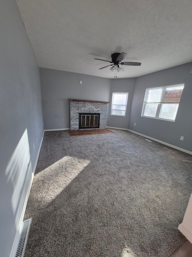 Photo - 302 Maple St