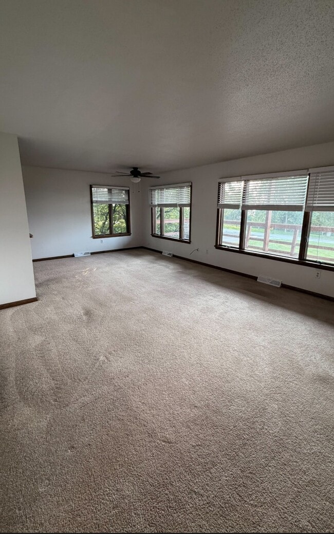 726 W 2nd St Unit 2