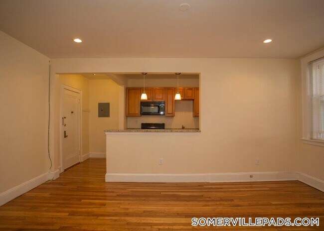 Building Photo - 136 Highland Ave