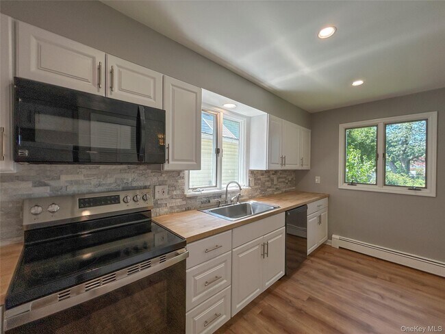 Photo - 306 3rd Rd