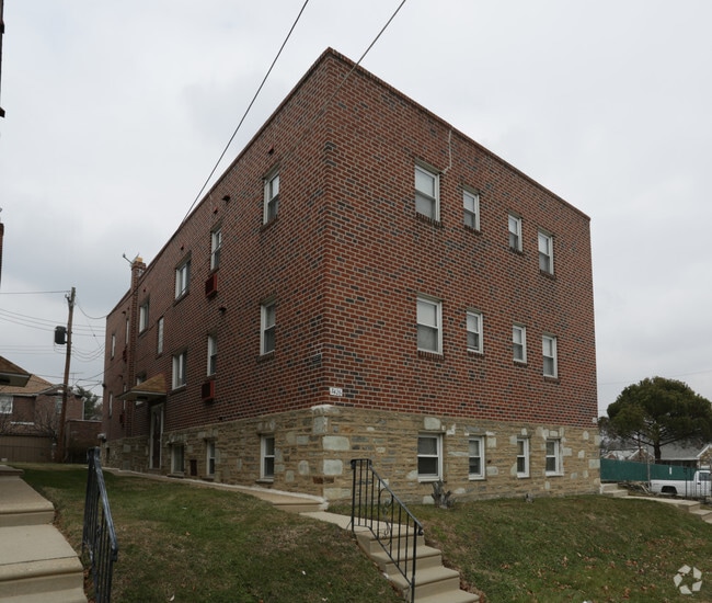 Photo - 7408 - 7428 Alma St