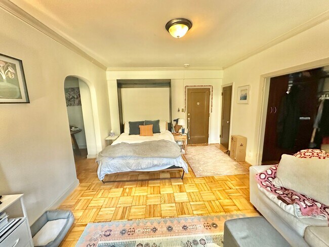 Photo - Great Studio in Glover Park/North Georgetown w/Murphy Bed, Walk-In Closet, Eat in Kitchen! Unit B6