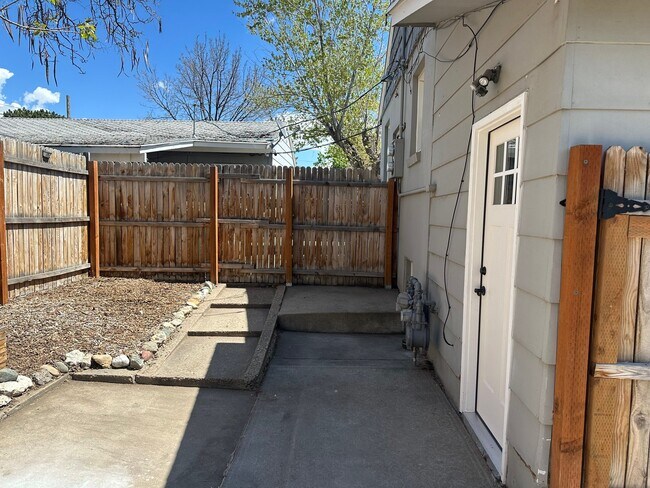 Photo - 449 Center St