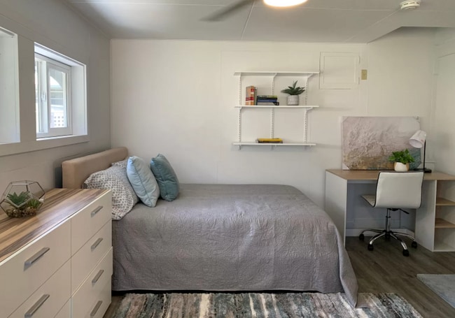 Photo - 2477 E Manoa Rd