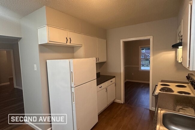 Photo - 1423 Whitney Ave