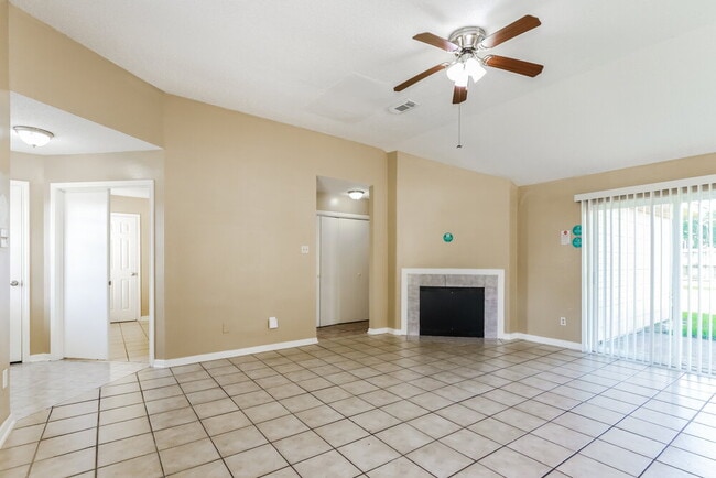 Photo - 2215 Hazyknoll Ln