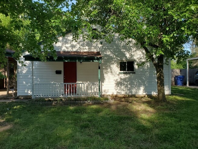 Building Photo - Nice ranch just SW of Seneca and 31st
