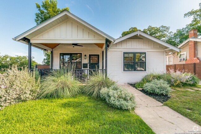 Building Photo - GORGEOUS BEACON HILL BUNGALOW Rental