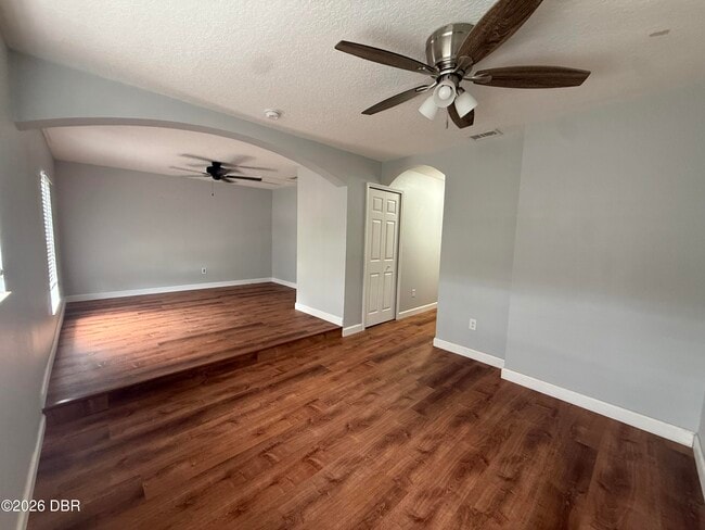 Photo - 228 E Holly Dr