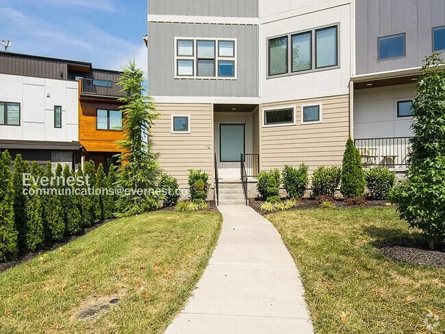 Building Photo - 114 9th Cir S Rental