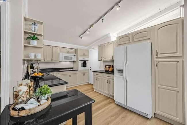 Photo - 24808 Mango St