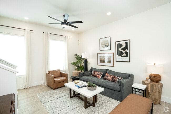 3BR, 3BA - 1,658SF - Living Room