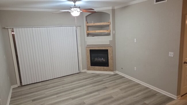 Building Photo - 4875 S Balsam Way Unit 17-102