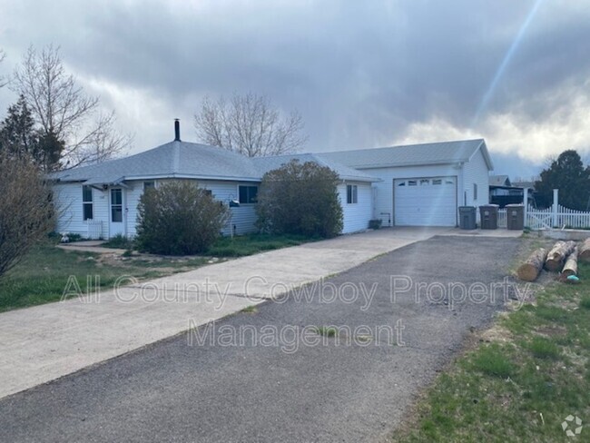 Building Photo - 528 S Pierce St Rental