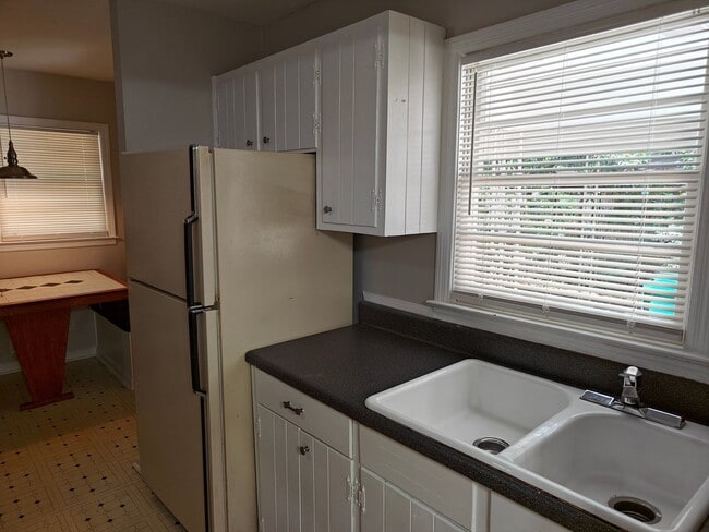 Photo - 2644 Pineland Ave