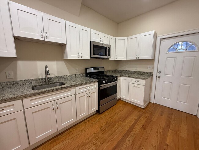 Photo - 16 Chelsea St Unit #1