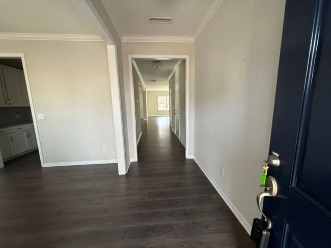 Photo - 2035 Beacon Ave