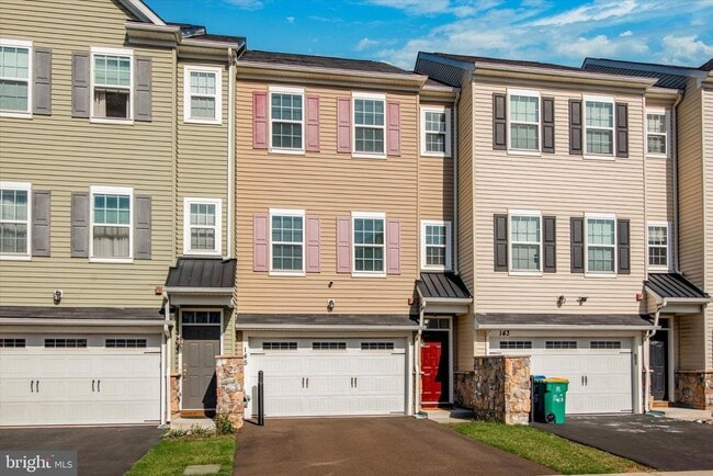 Photo - 145 Mercer Ct